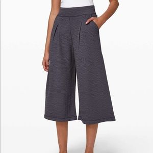 Lululemon can you feel the pleat crop